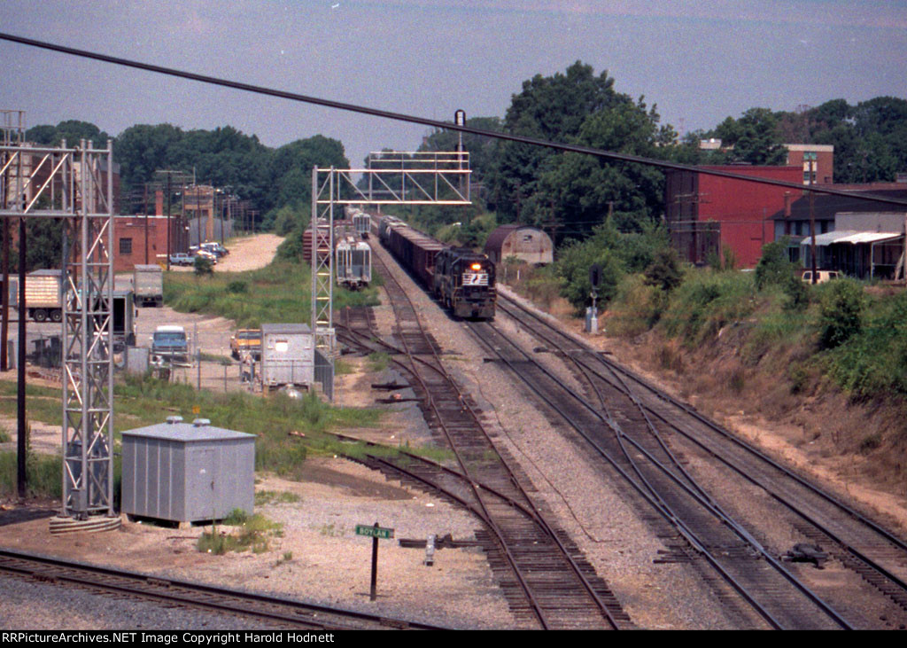 NS train held at the signal at Boylan